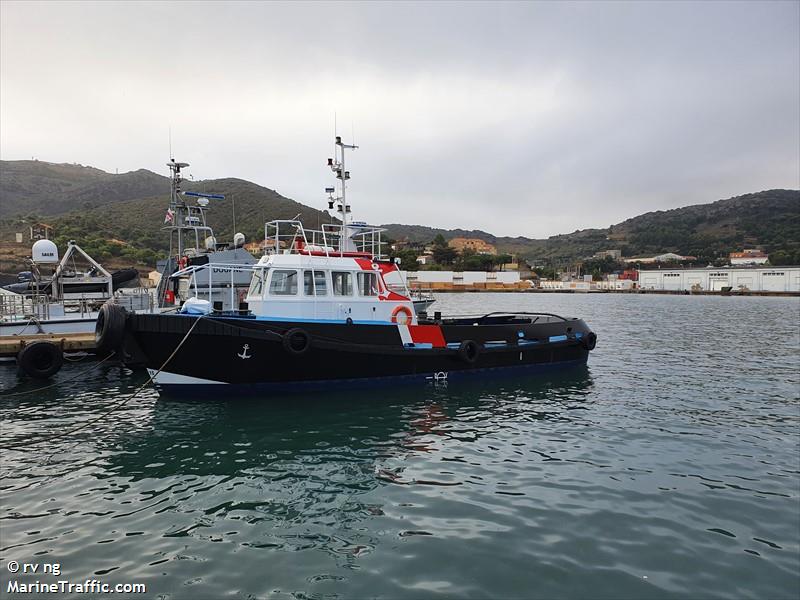PILOT BOAT TRITON
