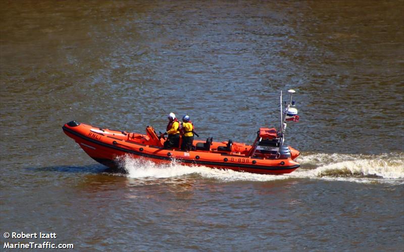 RNLI LIFEBOAT B-898
