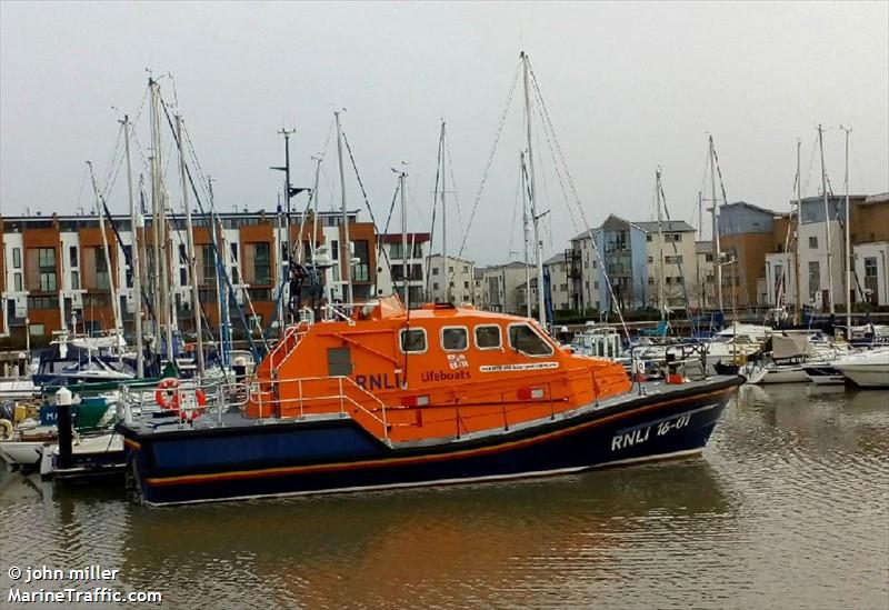 RNLI LIFEBOAT 16-01