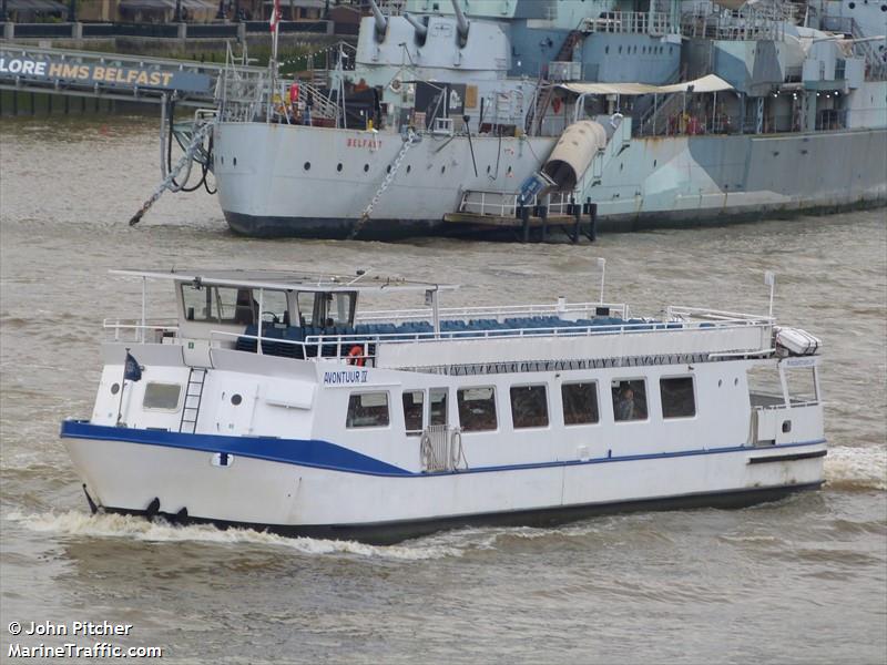 AVONTUUR IV