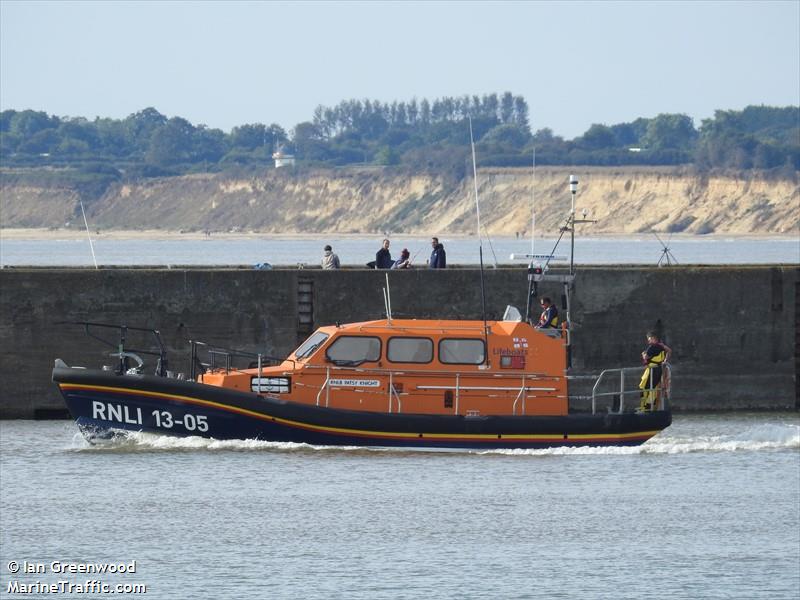 RNLI LIFEBOAT 13-05