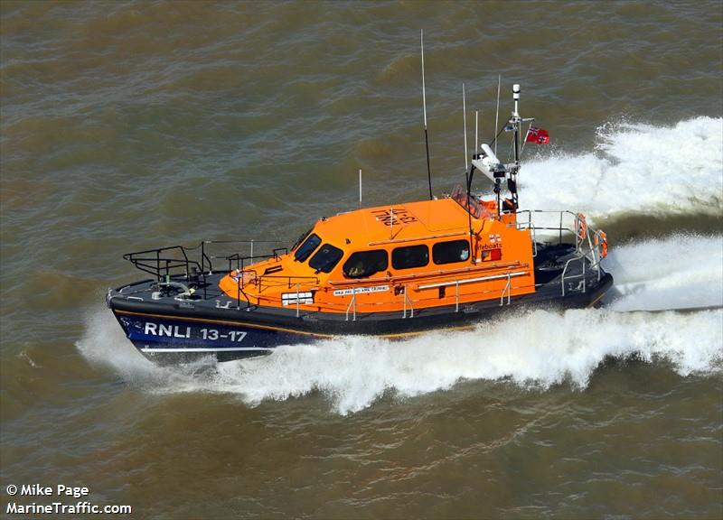 RNLI LIFEBOAT 13-17