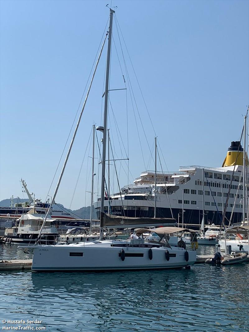 LA PERLA