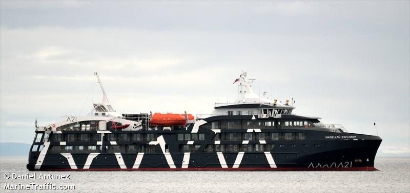 MAGELLAN EXPLORER