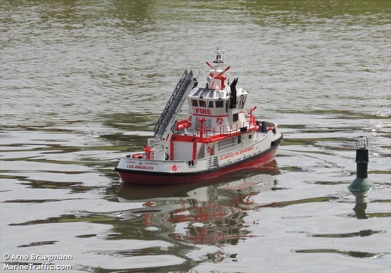 LA FIREBOAT 5