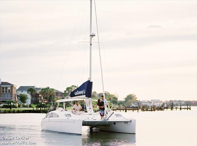 SAILAWAYCAT