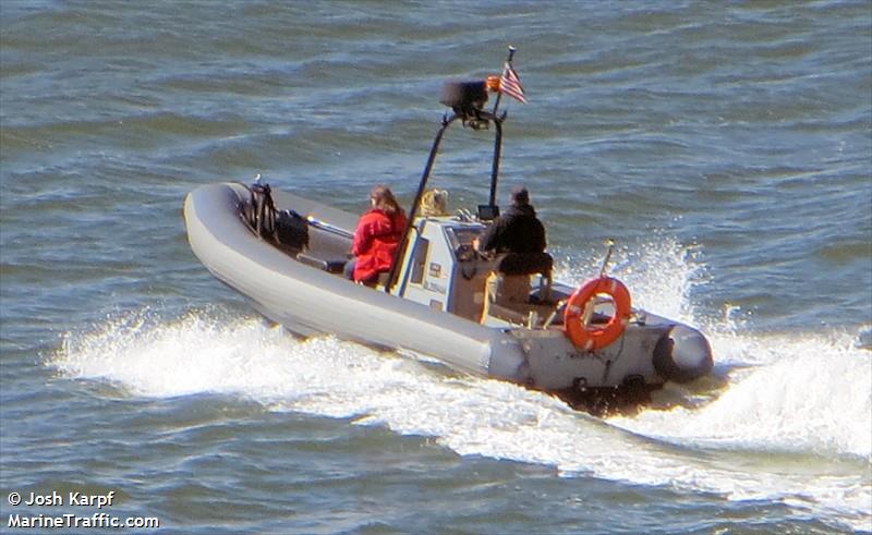 NYMEDIABOAT2