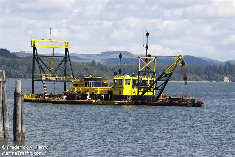 ROSS ISLAND DREDGE 7