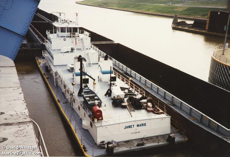 CAPT BUCK LAY