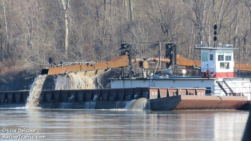 DREDGE ST CHARLES