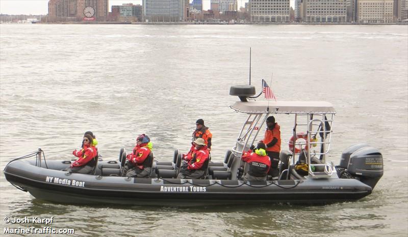 NY MEDIA BOAT 5