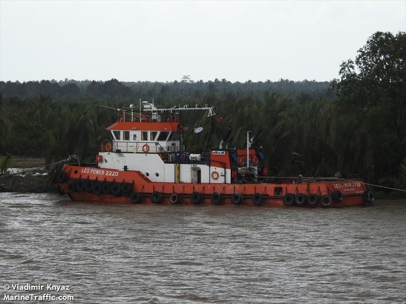 LEO POWER 2220