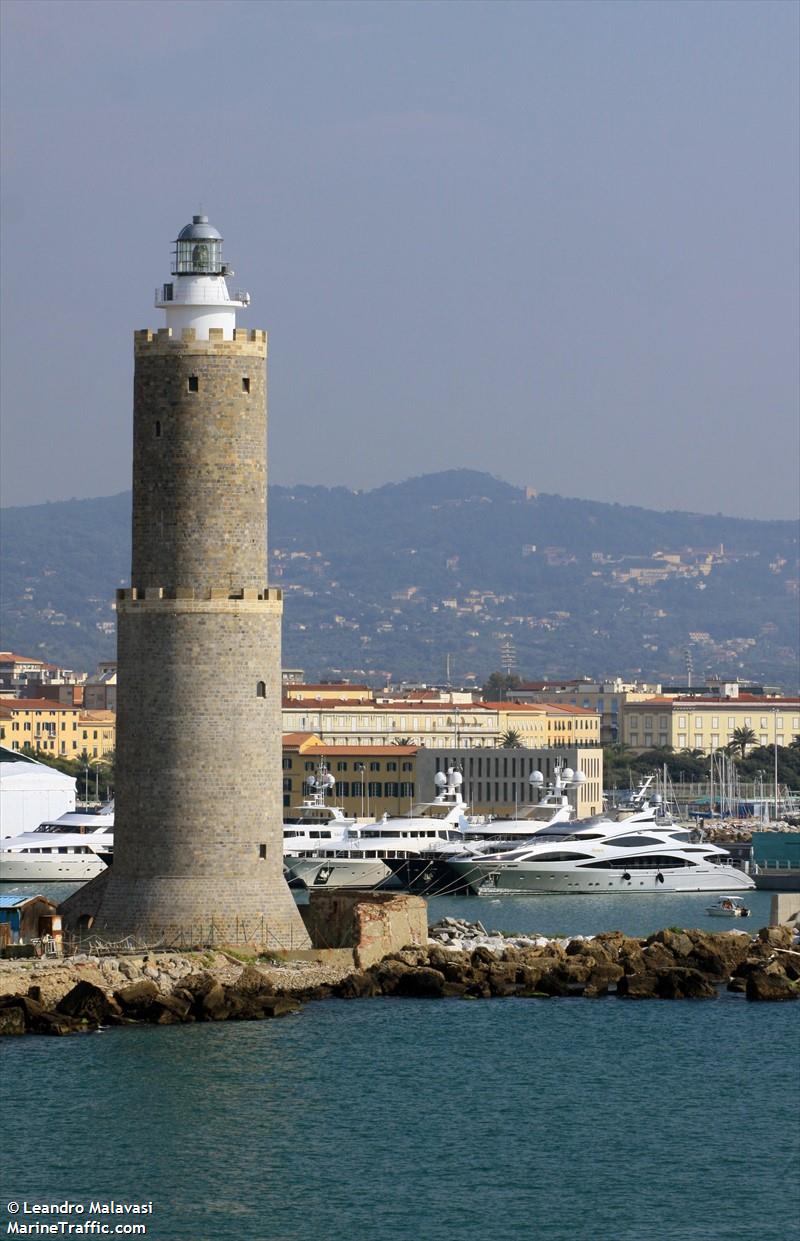 E1356 LIVORNO FARO